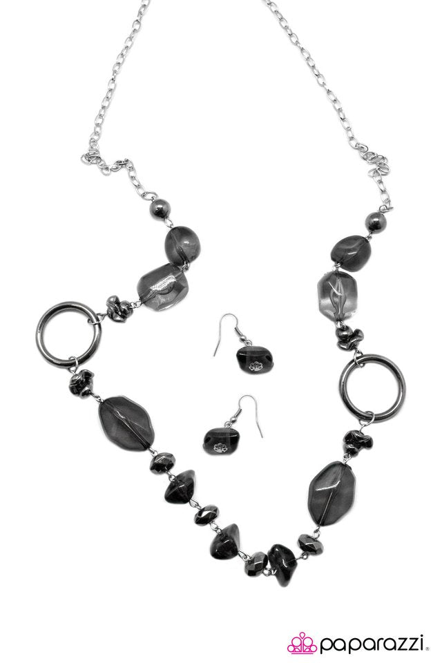 Paparazzi ♥ Cant Take My Eyes Off Of You - Black ♥ Necklace