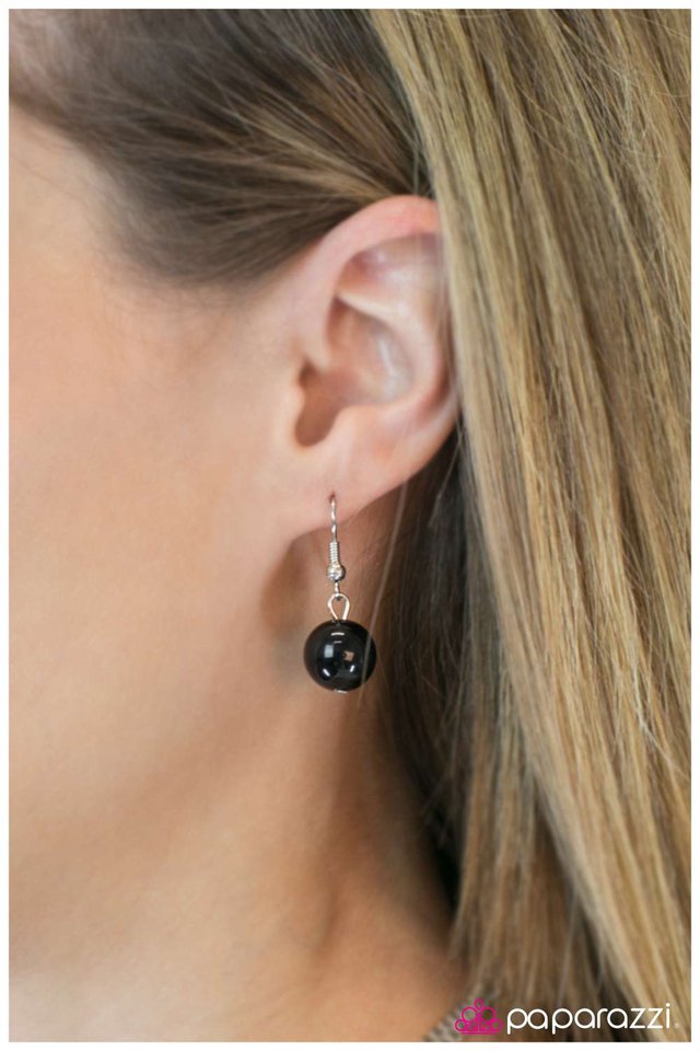 Paparazzi ♥ Lifes a Gamble - Black ♥ Necklace