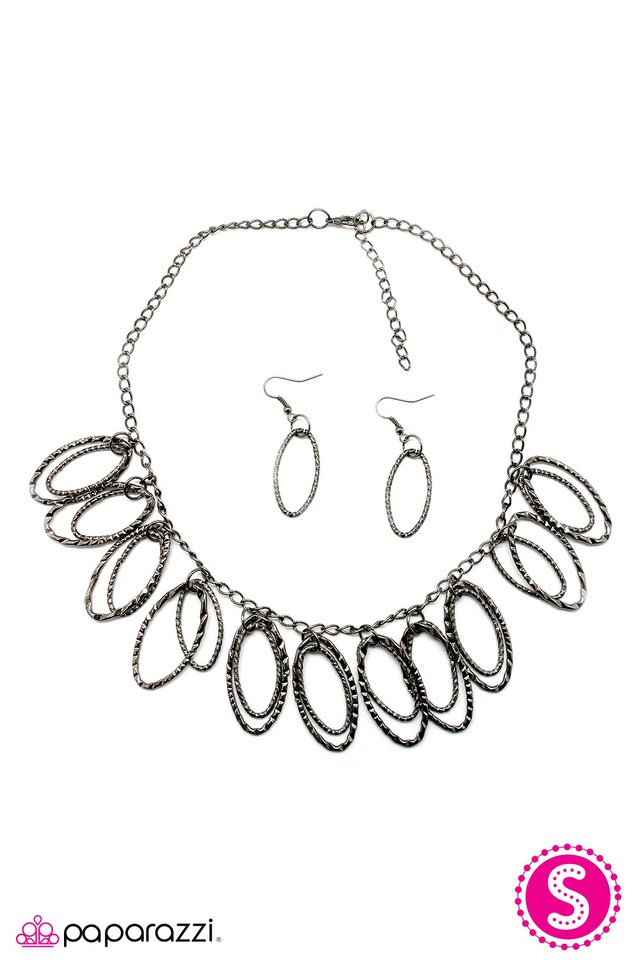 Paparazzi ♥ Your Number One Fan - Black ♥ Necklace