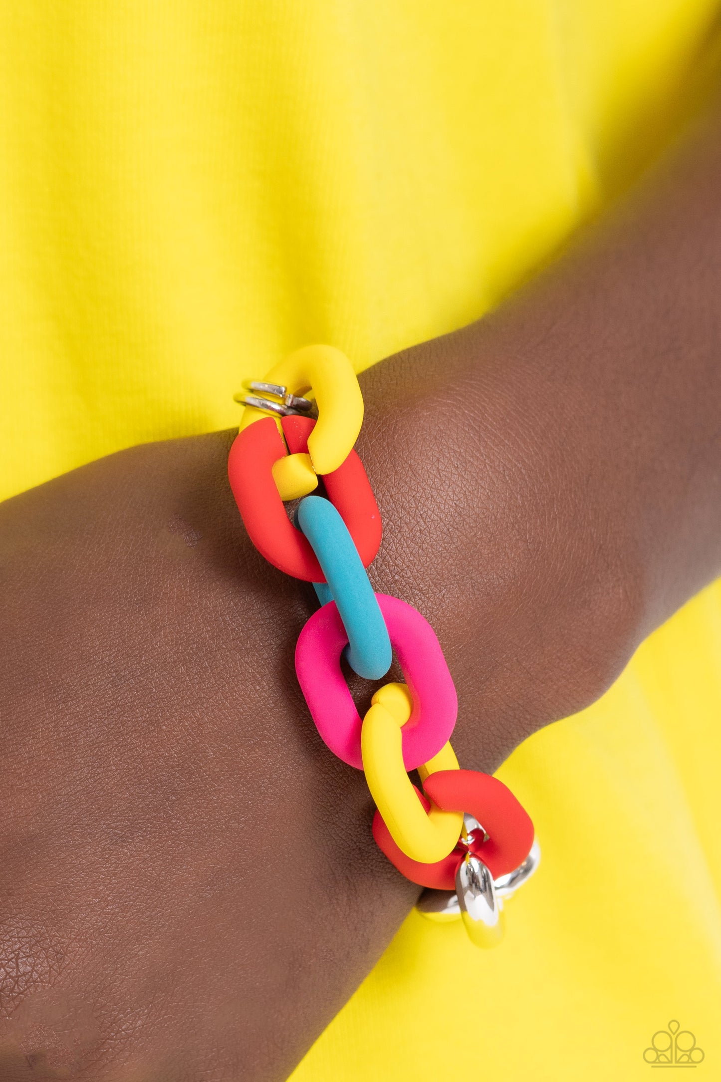 candid-contrast-red-p9st-rdxx-012pk