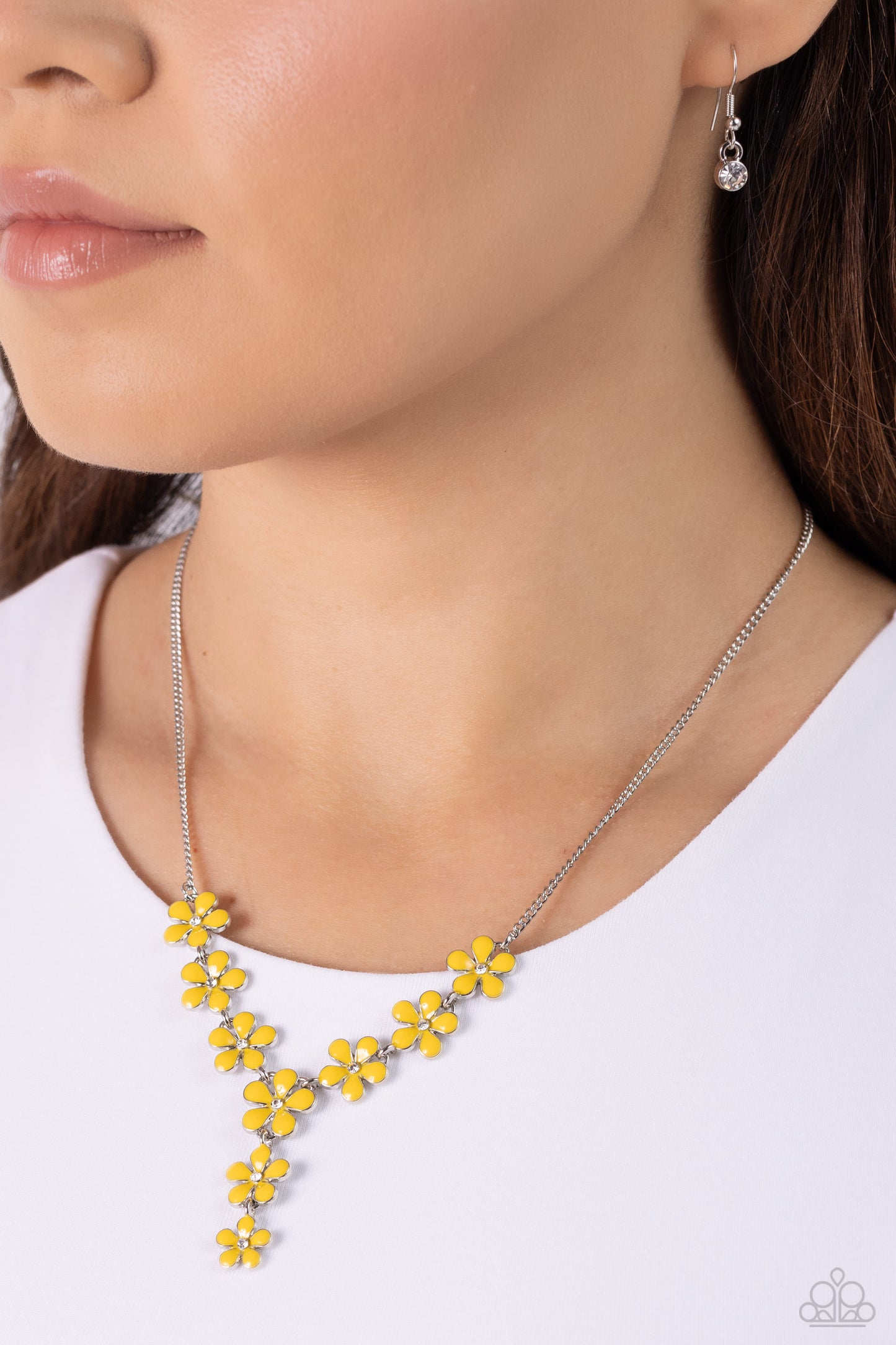 flowering-feature-yellow-p2wh-ywxx-298xx