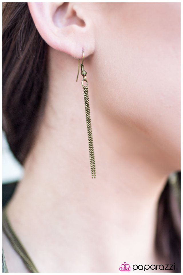 Paparazzi ♥ Aussie Walkabout - Brass ♥ Necklace