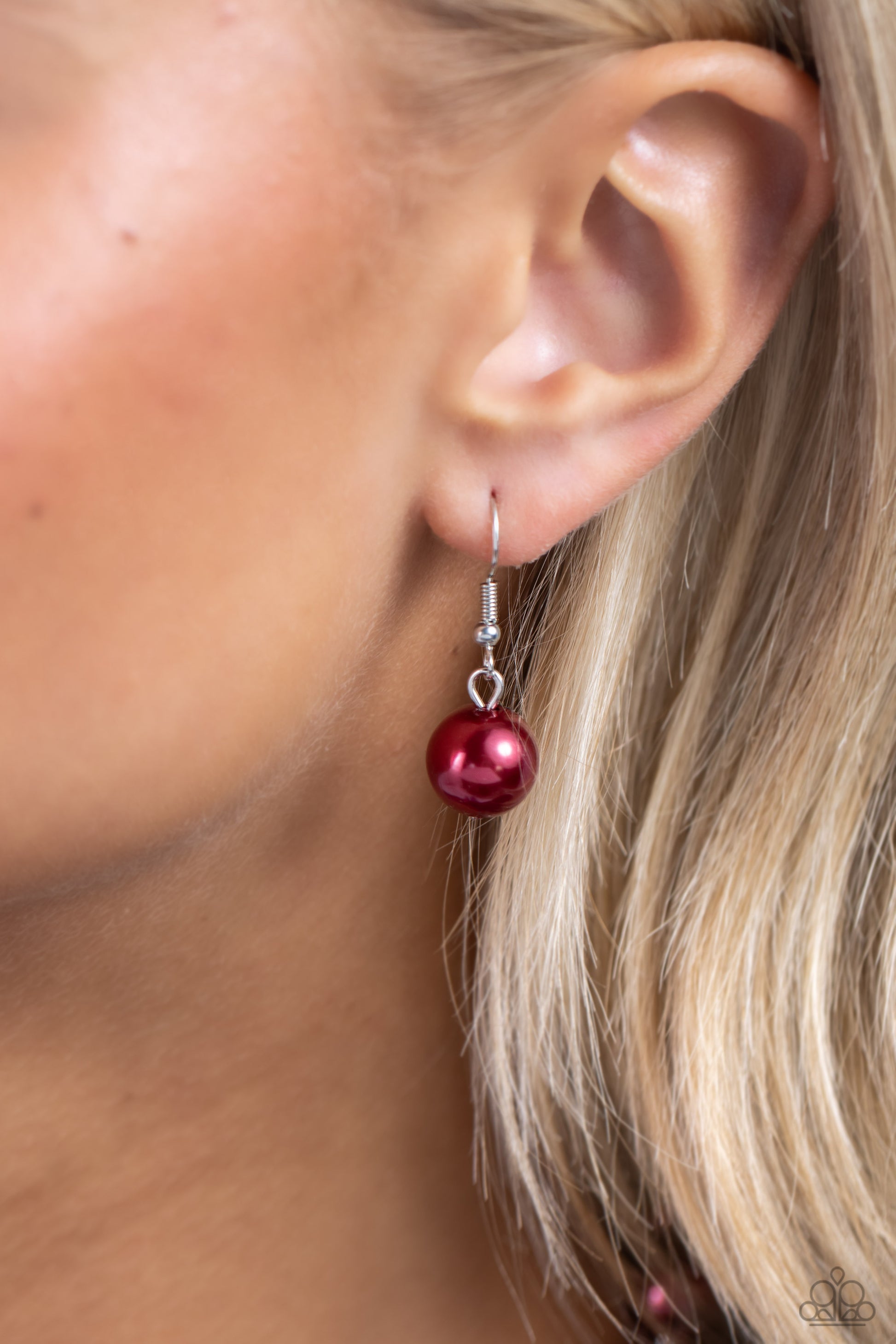 white-collar-welcome-red-p2re-rdxx-265xx