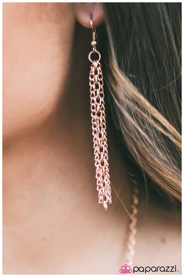 Paparazzi ♥ Metallic Mai Tai - Gold ♥ Necklace