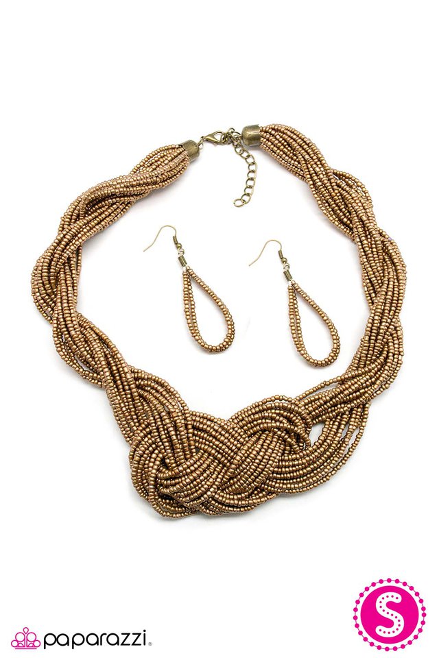 Paparazzi ♥ Standing Ovation - Brass ♥ Necklace