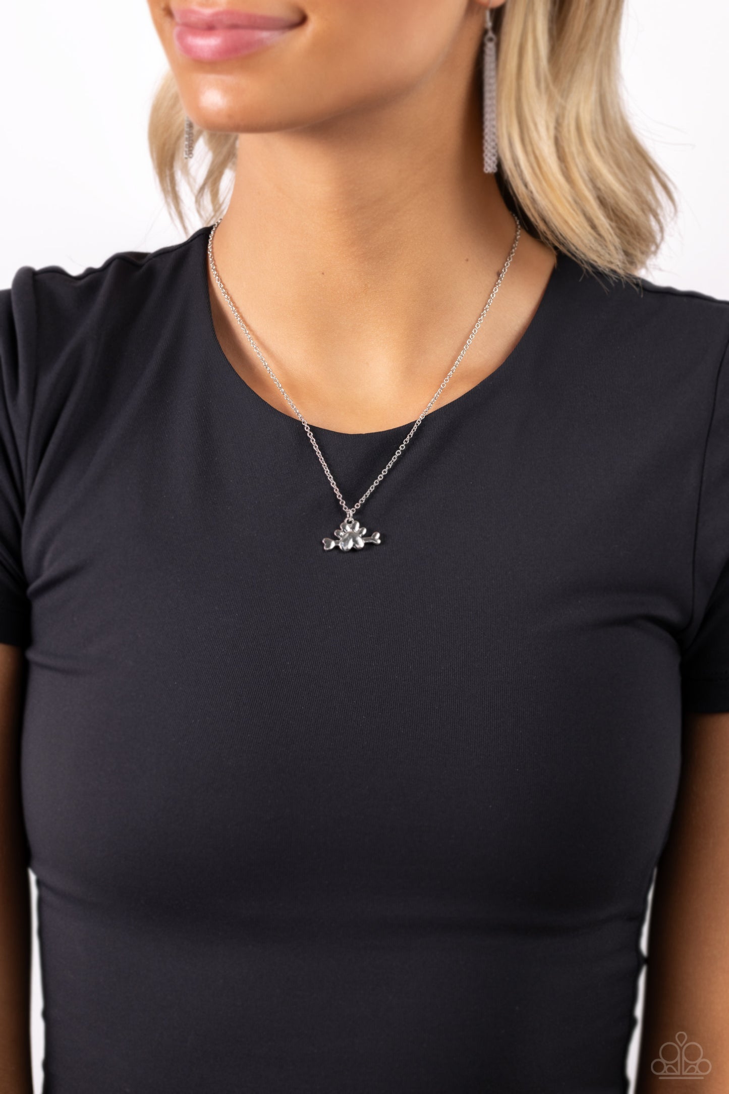 loyal-companion-silver-p2da-svxx-373xx