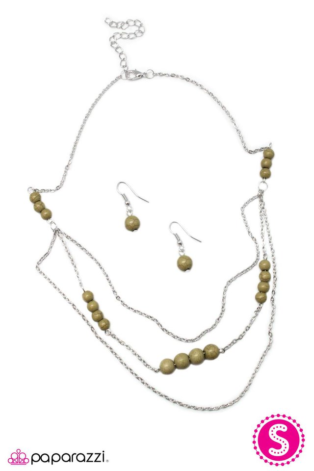 Paparazzi ♥ Backwoods Explorer - Green ♥ Necklace