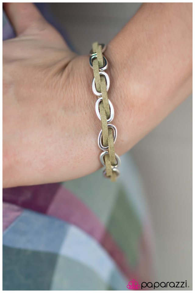 hard-to-persuede-green-p9se-grxx-029wn