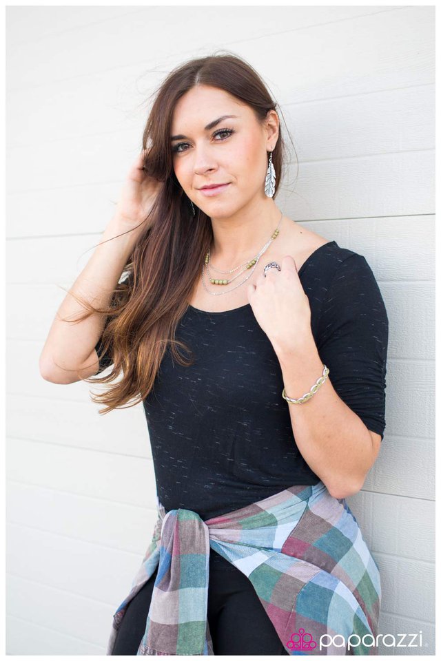 Paparazzi ♥ Bird of Prey - Silver ♥ Earrings