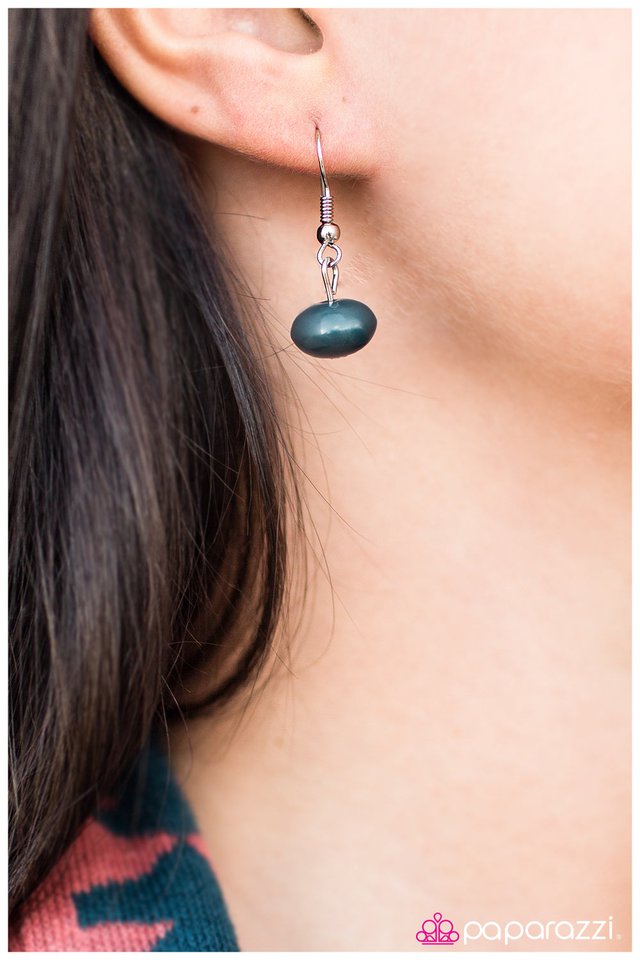 Paparazzi ♥ The 8th Wonder - Blue ♥ Necklace