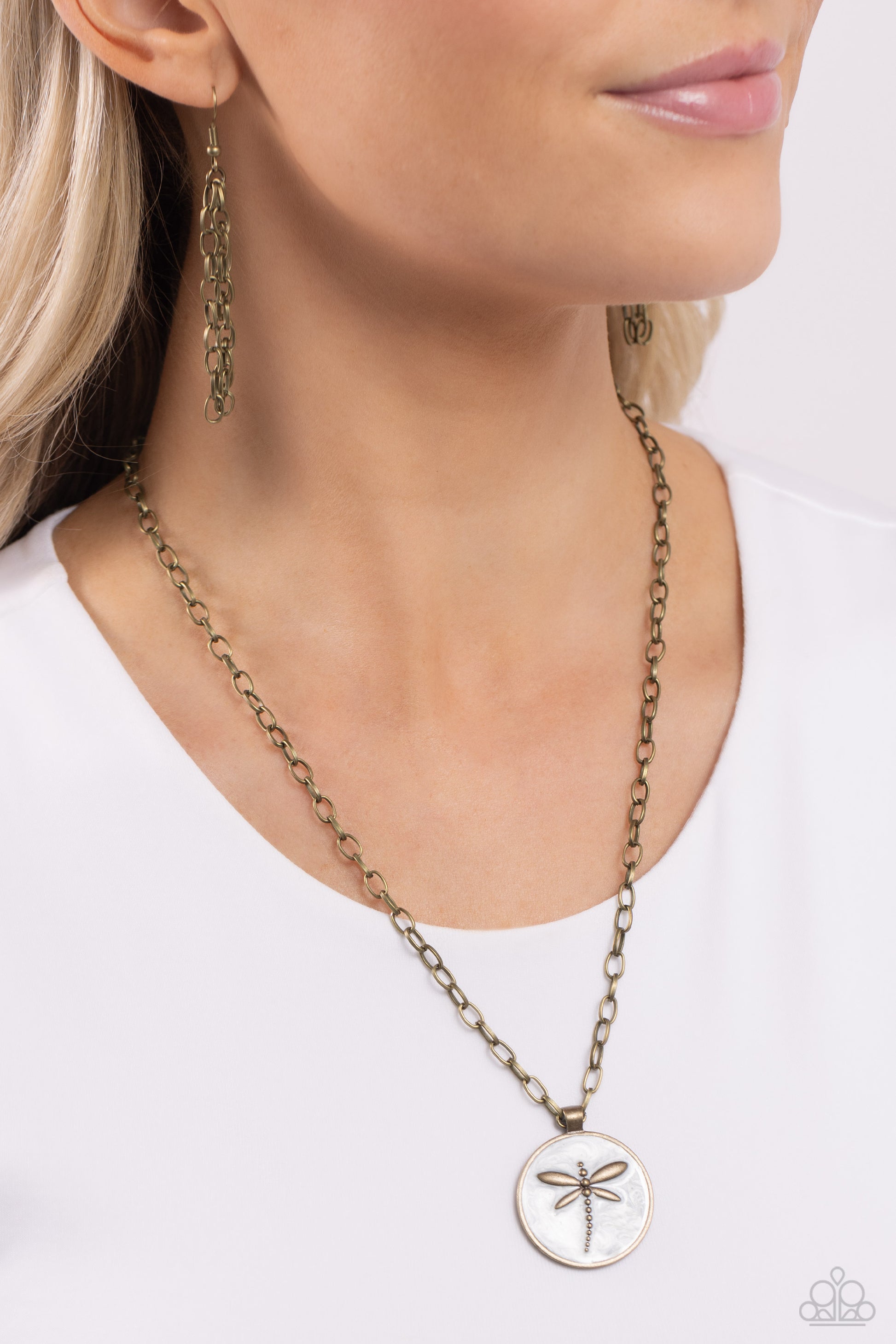 decorative-dragonfly-brass-p2wh-brxx-182xx