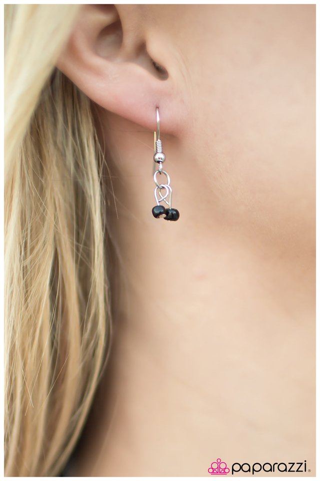 Paparazzi ♥ On Route 66 - Black ♥ Necklace