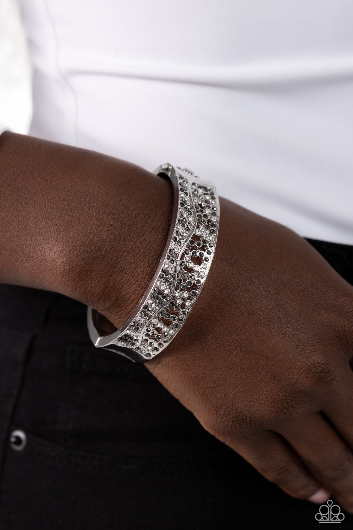 wavy-whimsy-silver-p9re-svxx-320xx