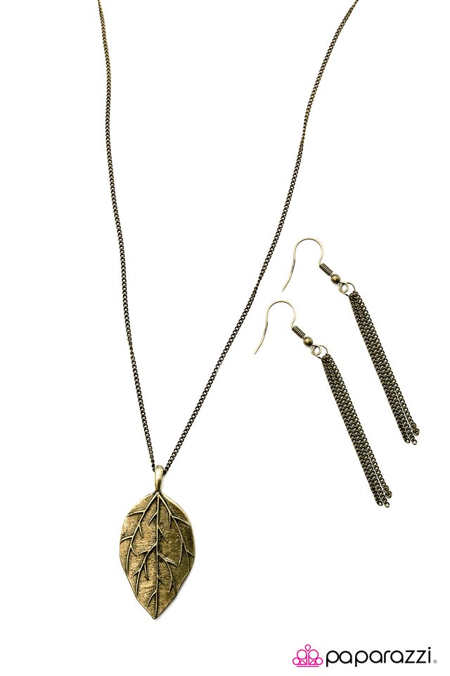 Paparazzi ♥ The Sky Is Falling - Brass ♥ Necklace