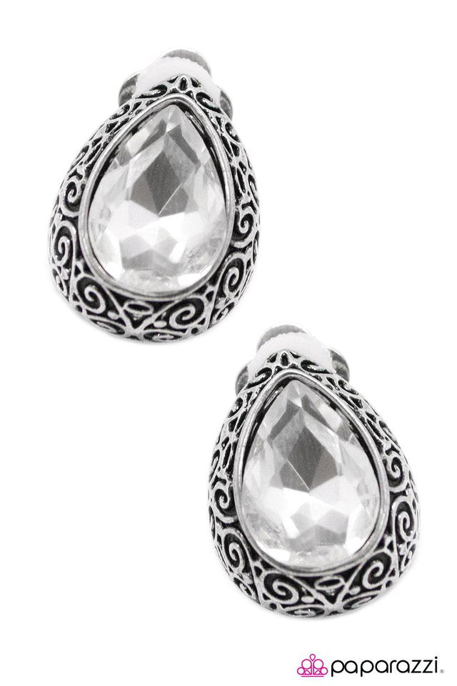 Paparazzi ♥ Cry Baby - White ♥ Clip-On