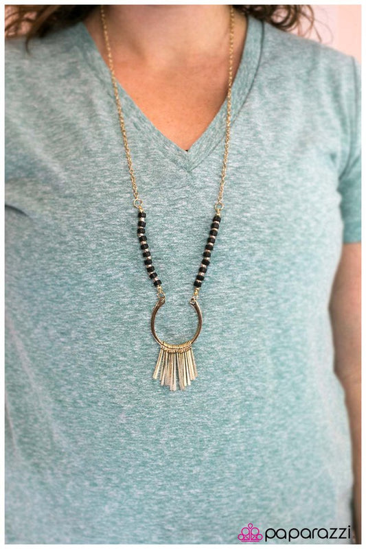 keep-me-hanging-on-gold-p2tr-gdbk-033ya