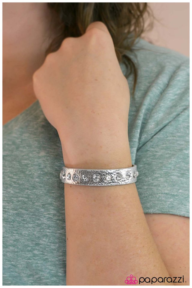 no-glitz,-no-glory-silver-p9ur-svxx-028xx