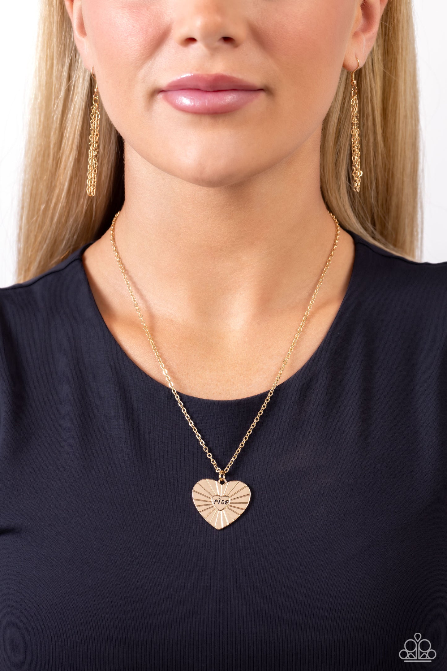 elevated-embrace-gold-p2wd-gdxx-385xx