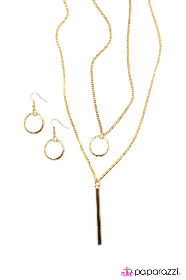 Paparazzi ♥ Plain As Day - Gold ♥ Necklace
