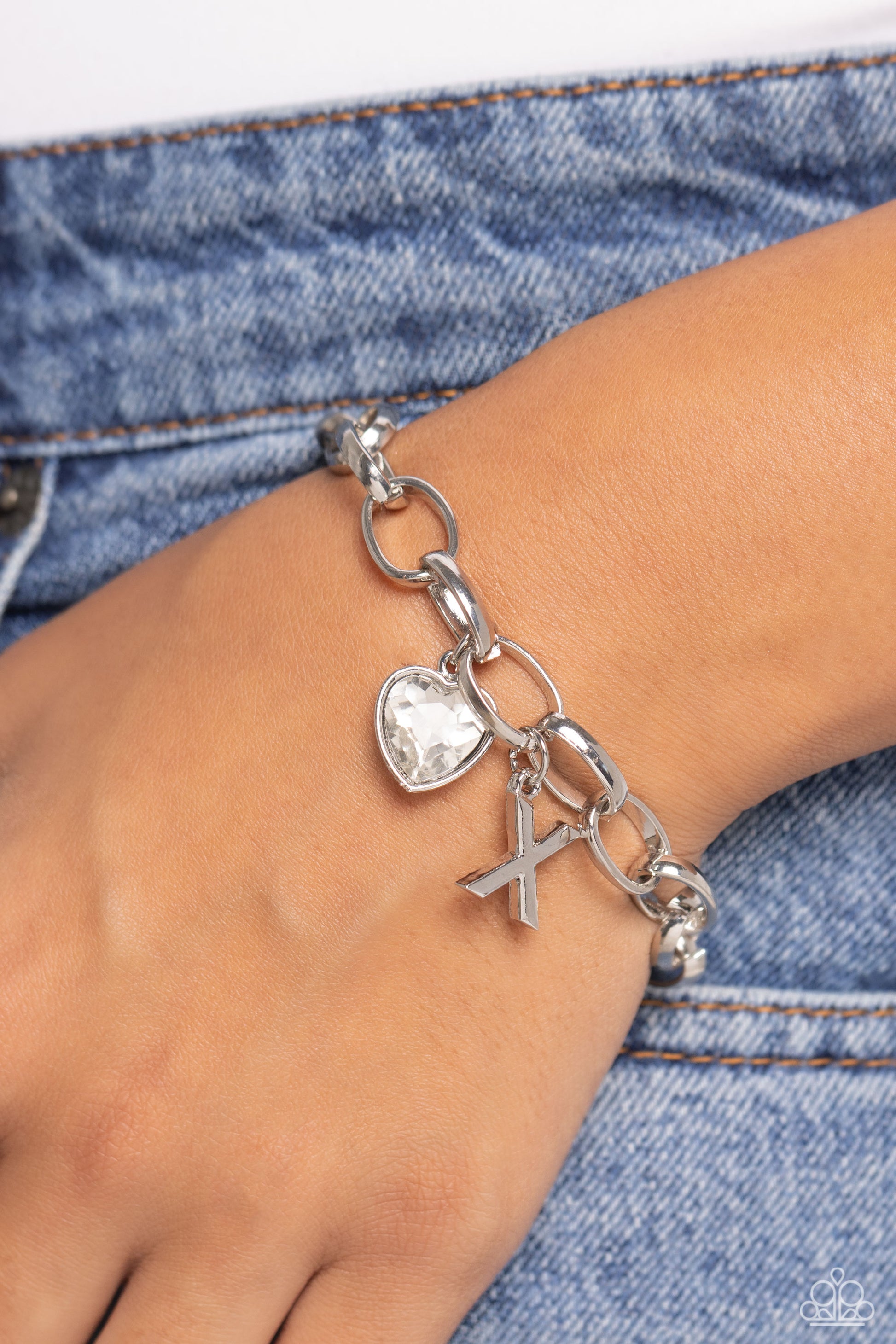 guess-now-its-initial-white-x-p9ba-wtxx-058xx