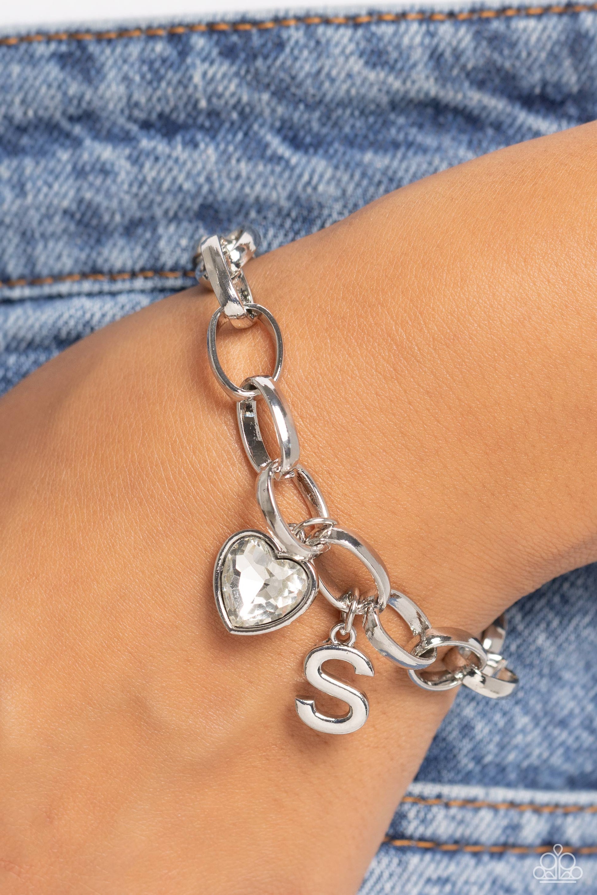 guess-now-its-initial-white-s-p9ba-wtxx-053xx