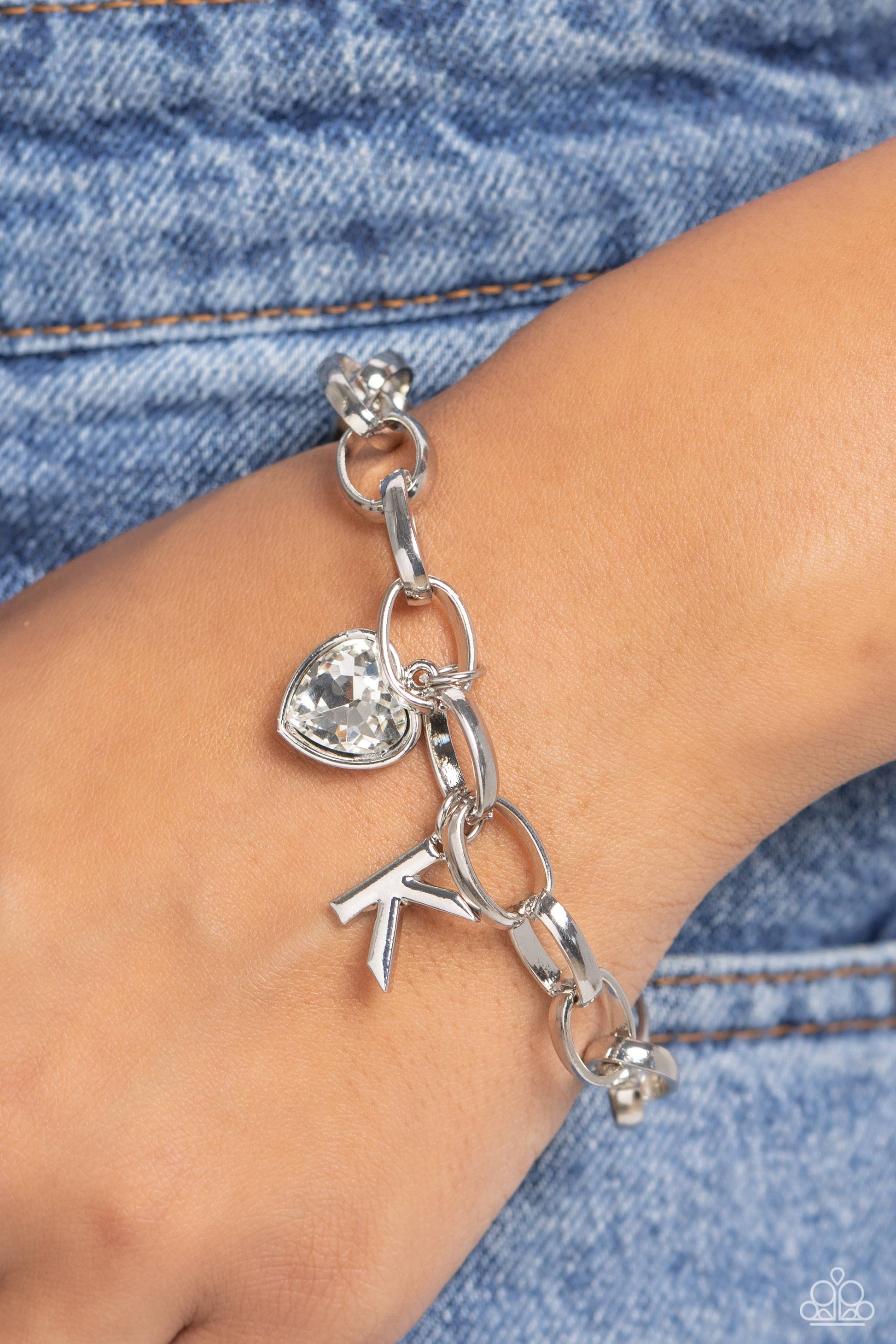 guess-now-its-initial-white-k-p9ba-wtxx-045xx