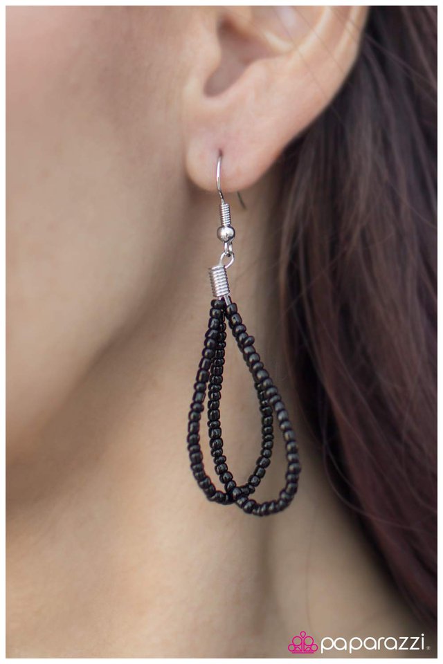Paparazzi ♥ BRAID New Girl - Black ♥ Necklace