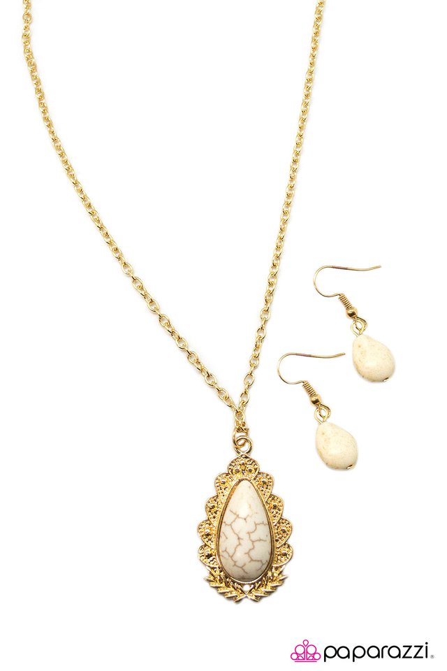 Paparazzi ♥ A Regal Affair - Gold ♥ Necklace