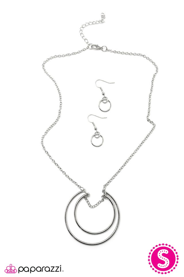 Paparazzi ♥ Off Your High Horse - Silver ♥ Necklace