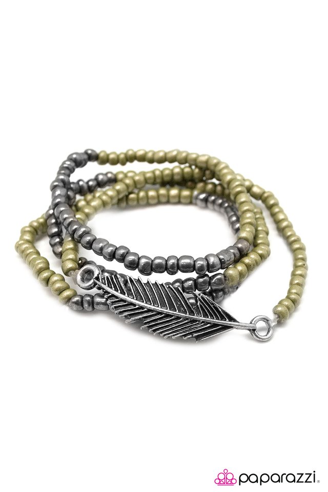 Paparazzi ♥ Flying First Class - Green ♥ Bracelet