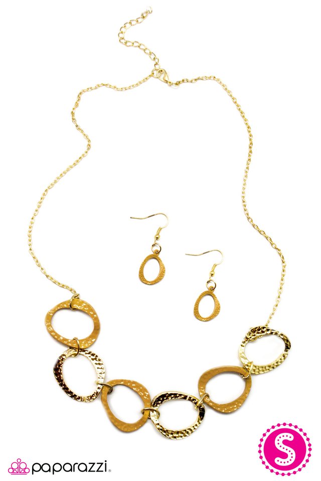 Paparazzi ♥ Bound For Glory - Yellow ♥ Necklace