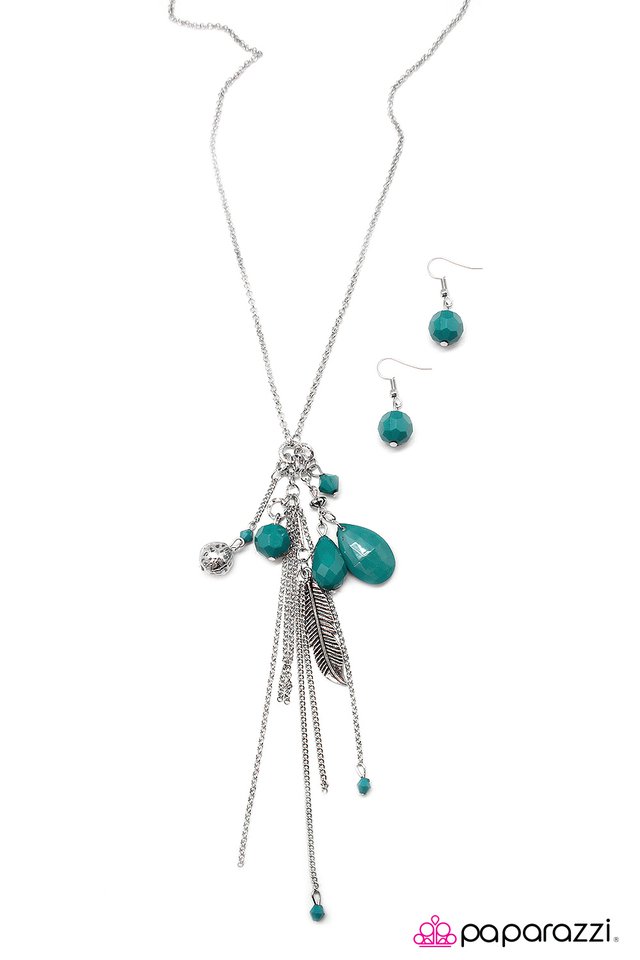Paparazzi ♥ Sky High - Blue ♥ Necklace