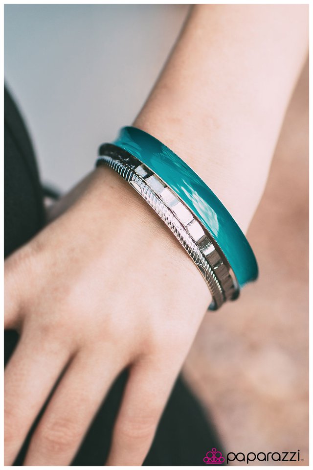 shes-a-metal-maniac-p9wh-blxx-036xx