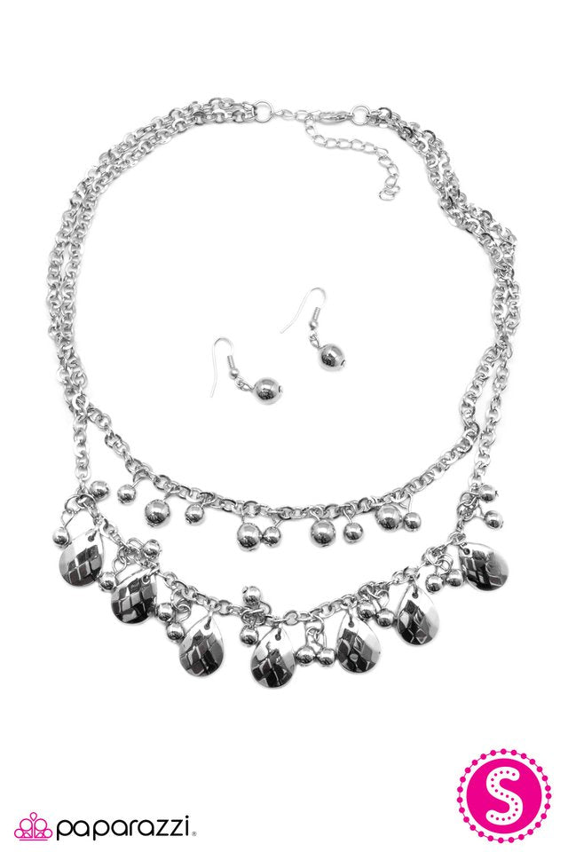 Paparazzi ♥ Talk the Talk - Silver ♥ Necklace