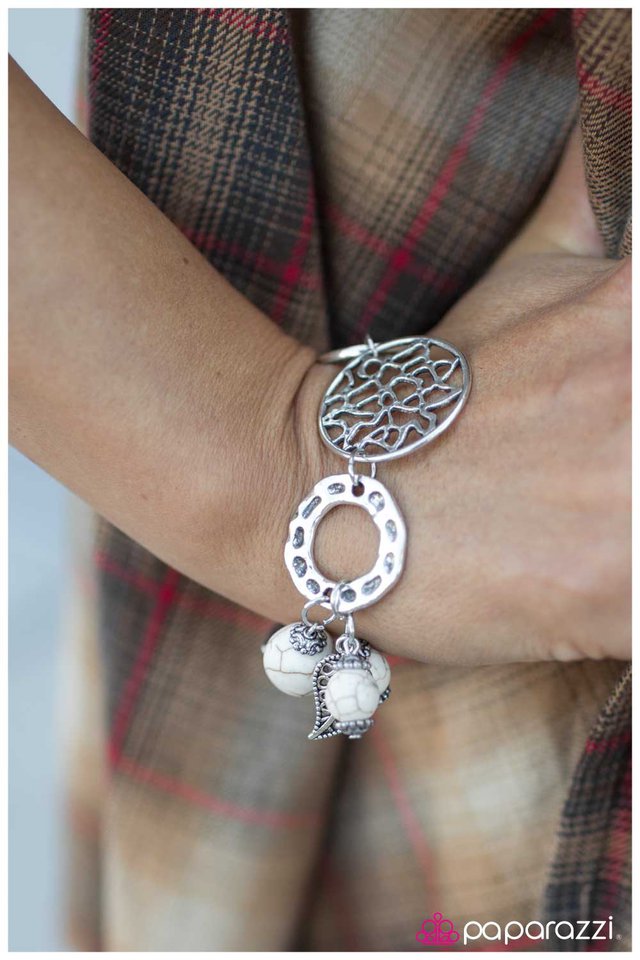 country-girl-white-p9se-wtxx-027ap