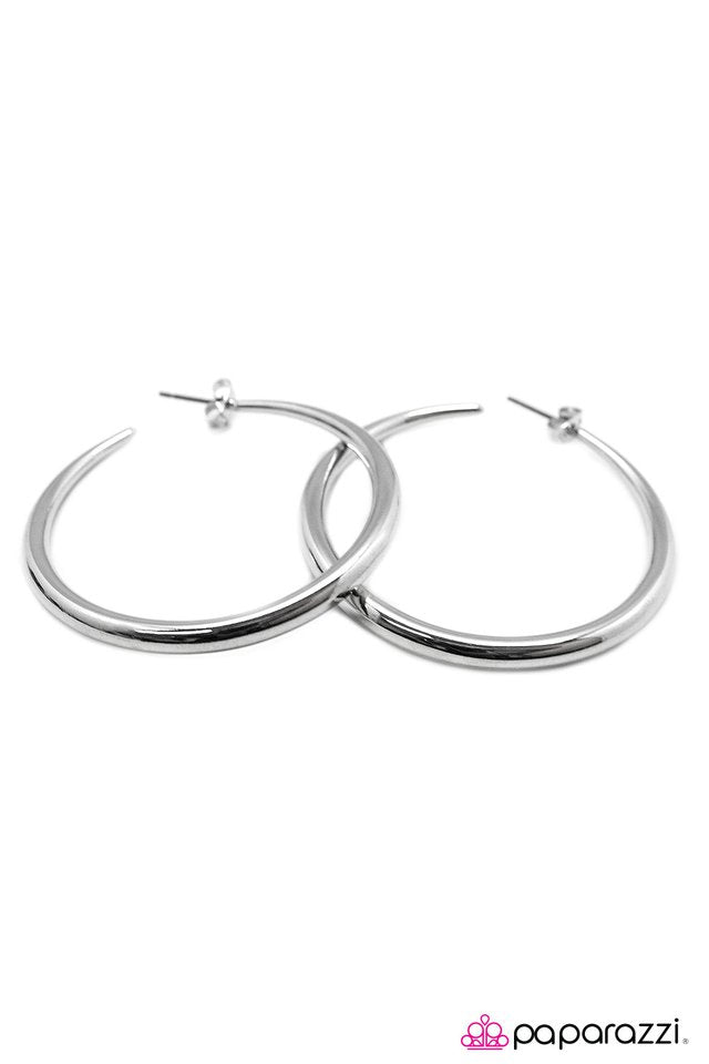 Paparazzi ♥ Princess Of Bel Air - Silver ♥ Earrings