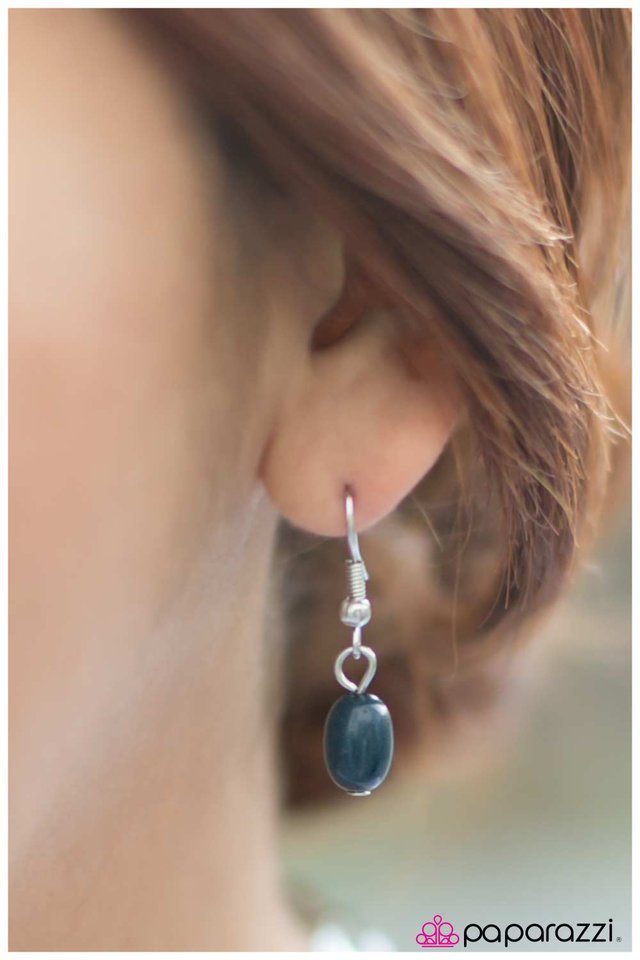 Paparazzi ♥ Supernatural - Blue ♥ Necklace