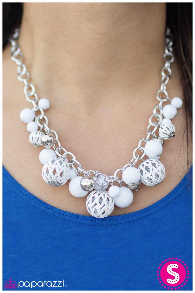 the-louvre-p2wh-wtxx-048az