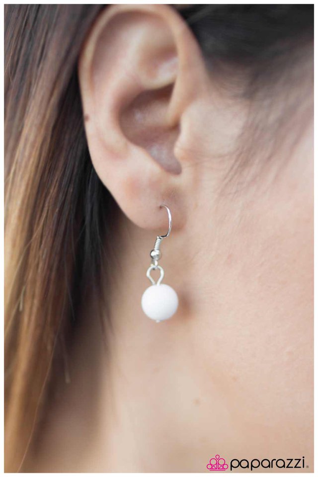 Paparazzi ♥ The Louvre - White ♥ Necklace