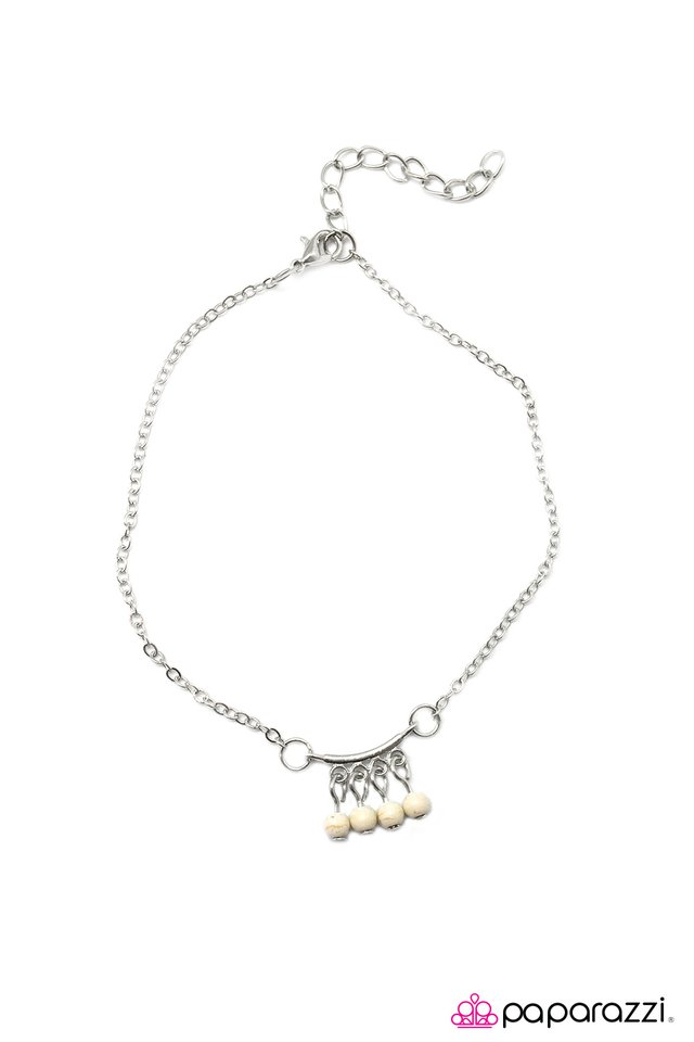 Paparazzi ♥ Keepin It Country - White ♥ Bracelet