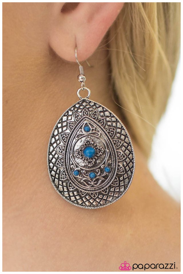 a-drop-in-the-bucket-blue-p5tr-blxx-025xx