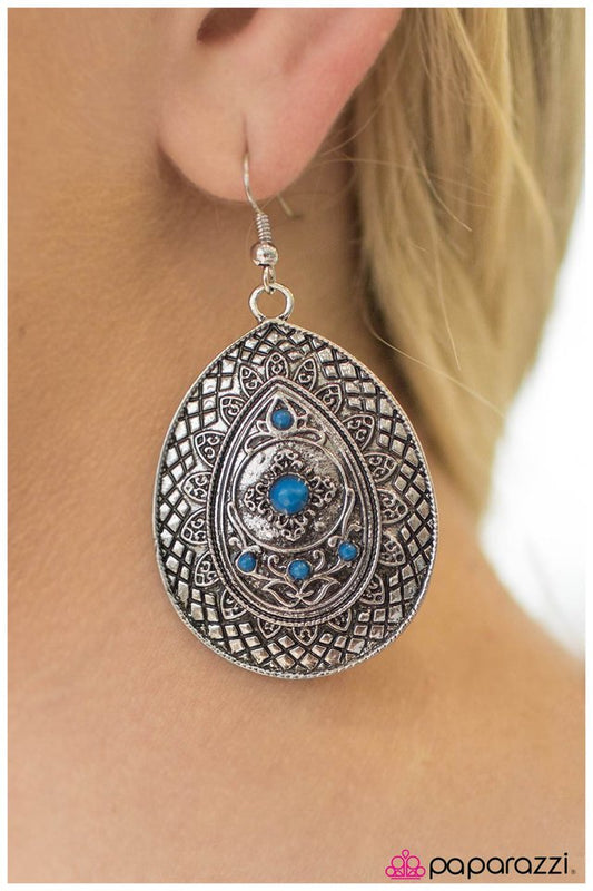 a-drop-in-the-bucket-blue-p5tr-blxx-025xx