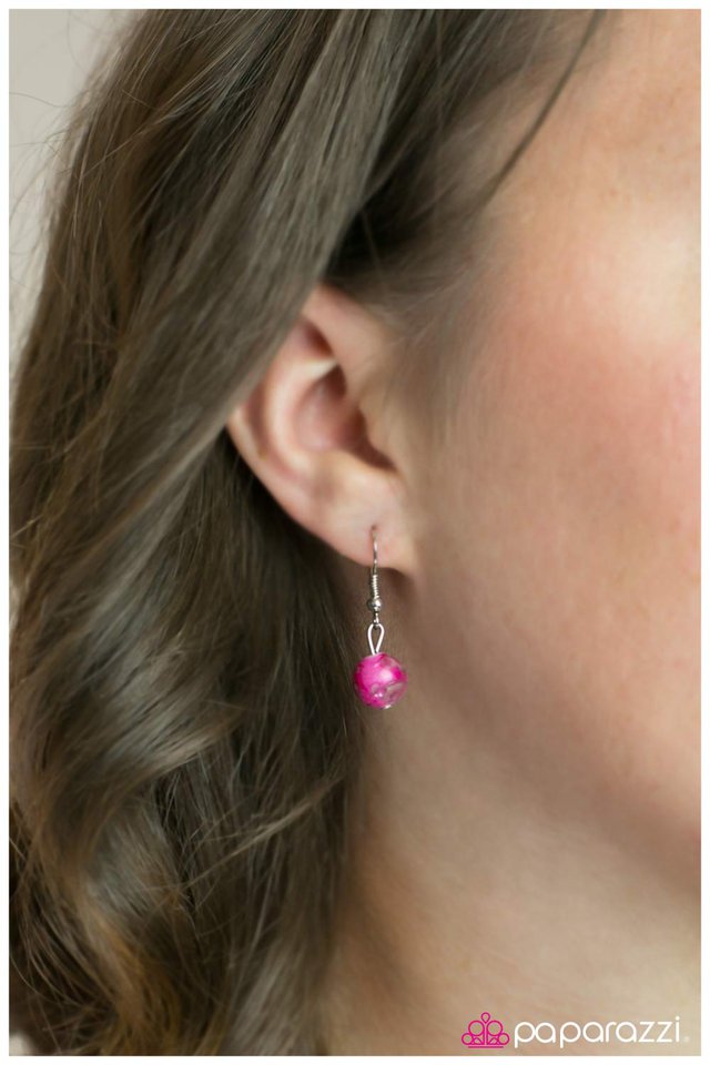 Paparazzi ♥ Rockstar Status - Pink ♥ Necklace