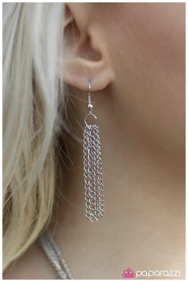 Paparazzi ♥ Throw Caution to the Wind - Red ♥ Necklace