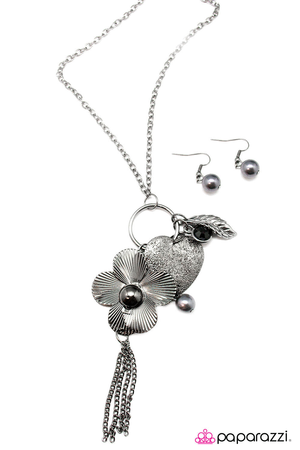 Paparazzi ♥ LIghthearted And Lively - Silver ♥  Necklace