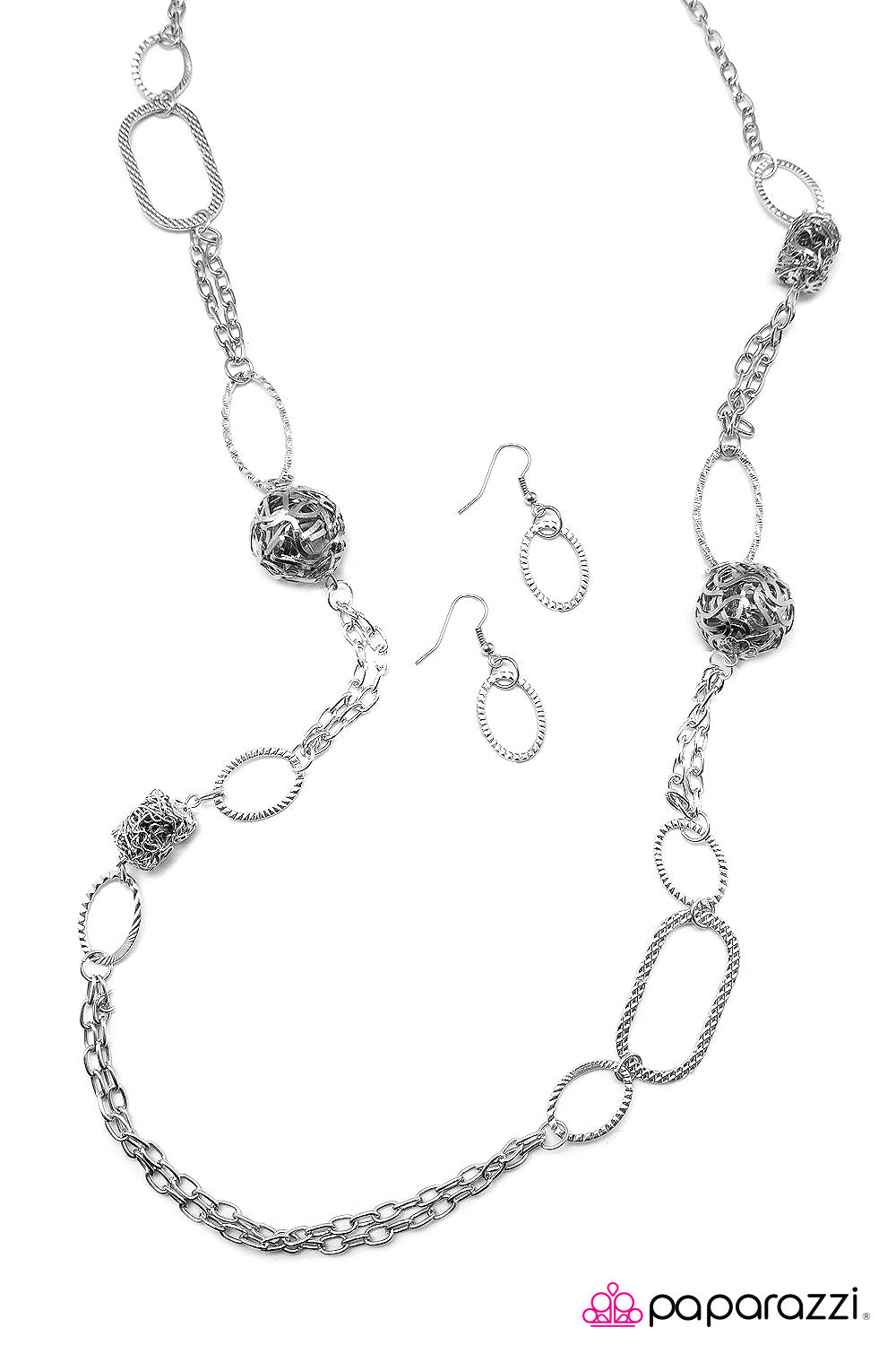 Paparazzi ♥ Totally Twisted - Silver ♥  Necklace