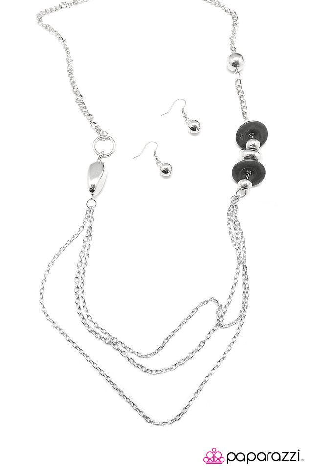 Paparazzi ♥ Miss Universe - Silver ♥ Necklace