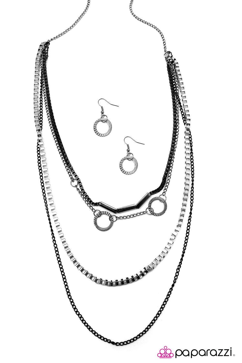 Paparazzi ♥ Go Go Gadget - Black ♥  Necklace