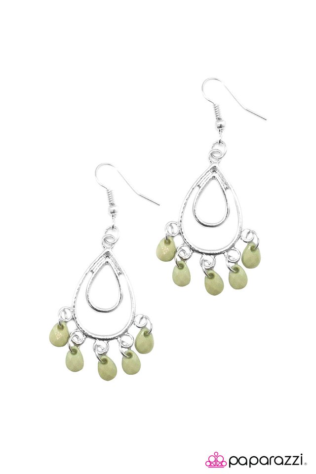 Paparazzi ♥ Bahama Mama - Green ♥ Earrings
