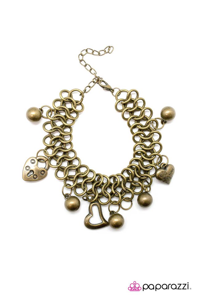 Paparazzi ♥ Heart to Heart - Brass ♥ Bracelet